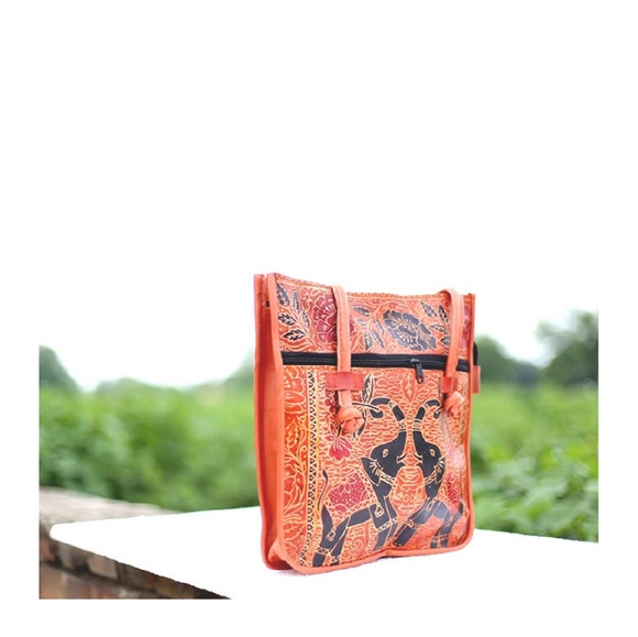 HAPPY ELEPHANT Leather Woven Tote - Picture 4 of 5